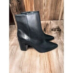 Schutz Mikki Block Bootie Size 9.5